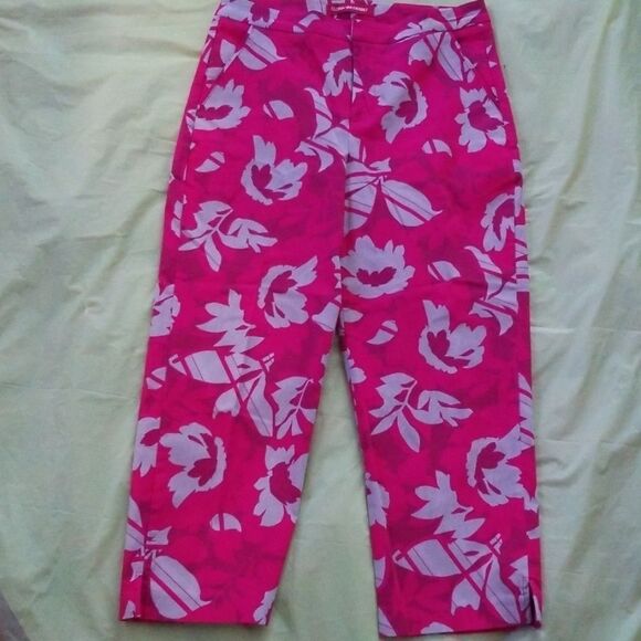 GLORIA VANDERBILT red and creme cropped pants - Picture 1 of 4